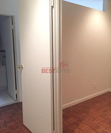5th image of 328 W 44th St APT 4