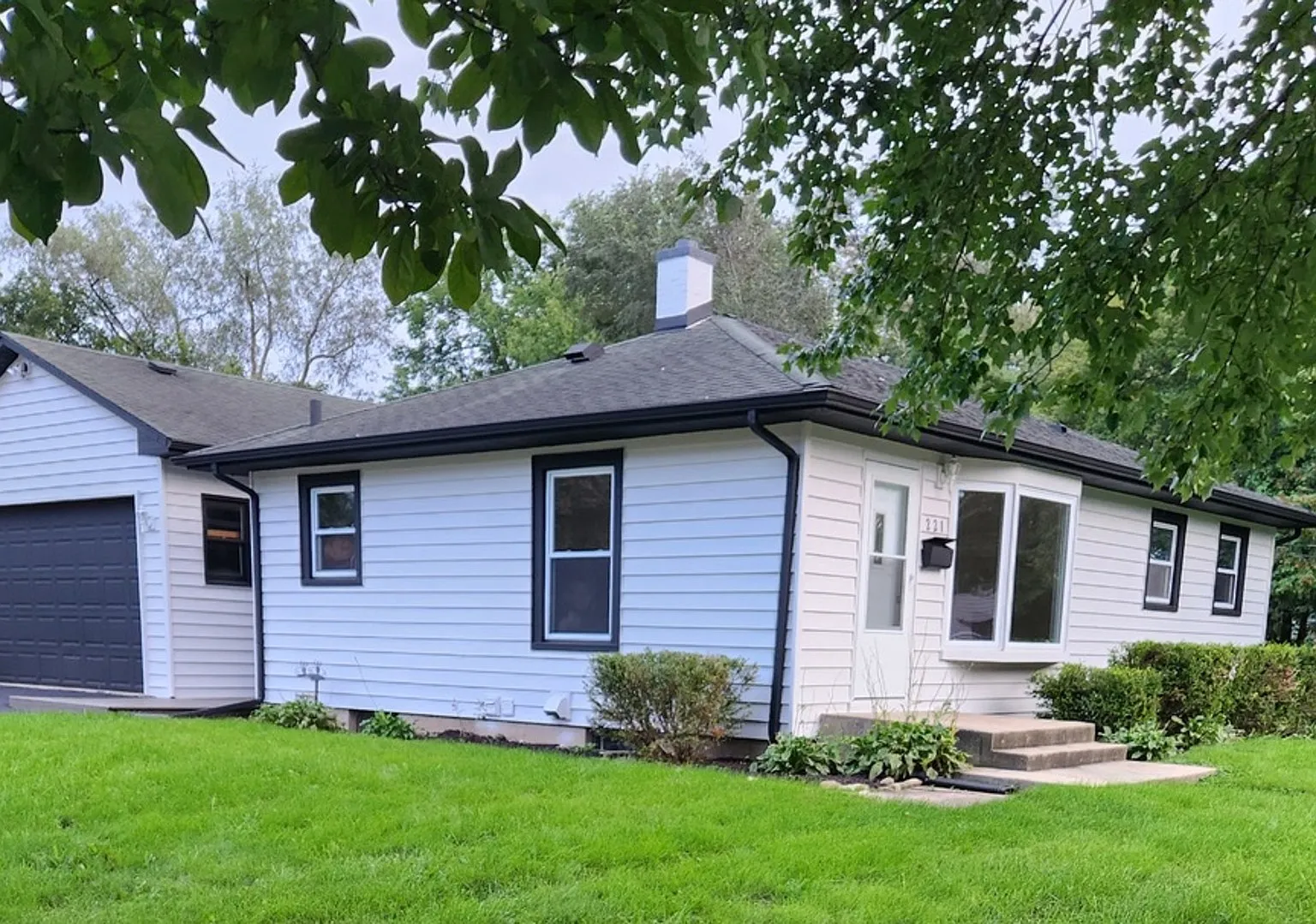 3 bed, 1755 sqft, $2,650 — Photo 2