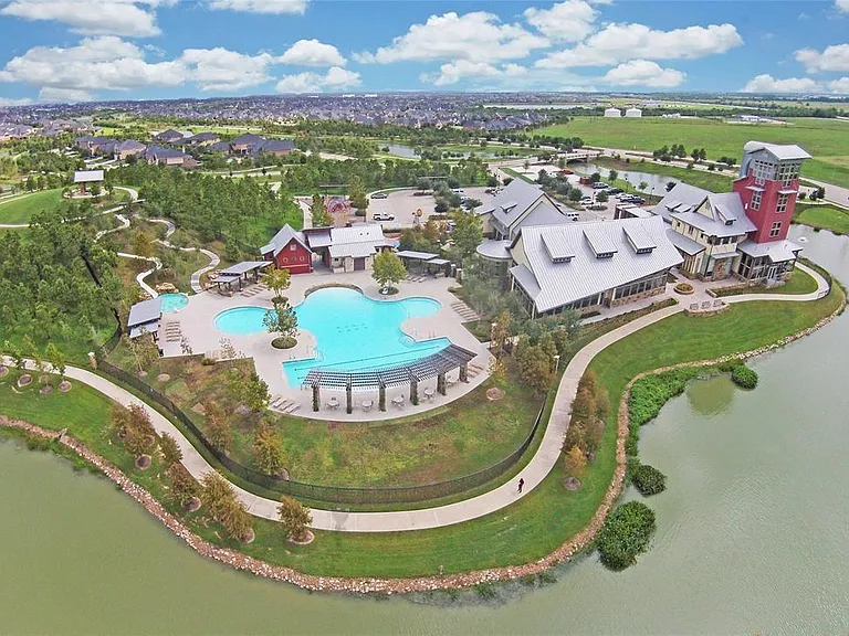 27926 Barberry Banks Ln — Photo 32
