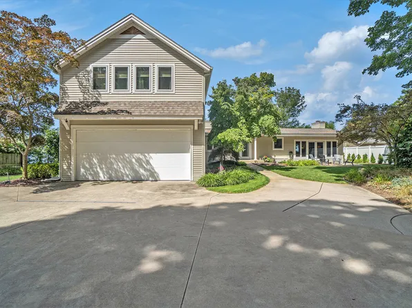 3905 N Scenic Dr, Muskegon, MI 49445