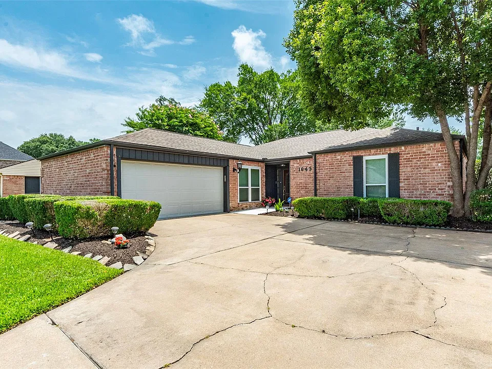 16434 Brookvilla Dr