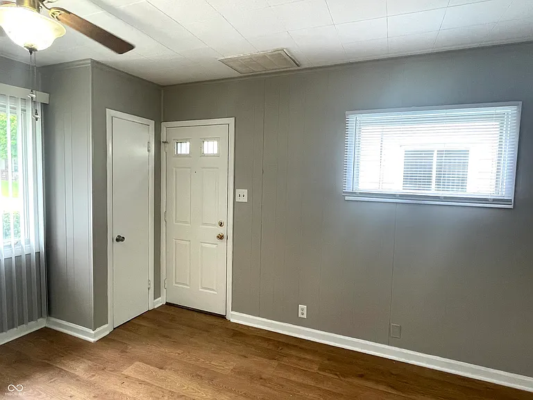 110 N Tyrone Dr — Photo 10