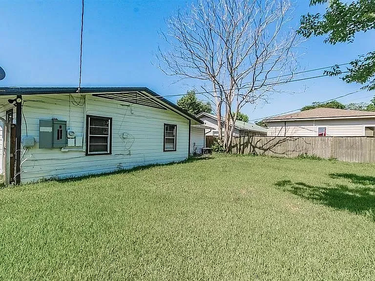 4230 W Broadway St — Photo 24