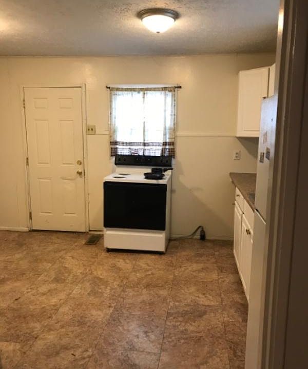 1st image of 2276 N Moreland Ave