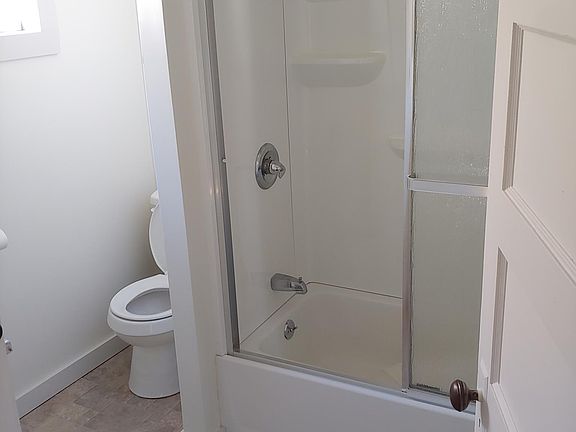 4th image of 15 Lake St #1