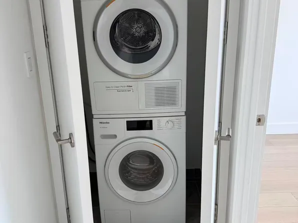 208 Delancey Street image 7 of 22