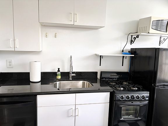 3rd image of 7114 Freret St APT D