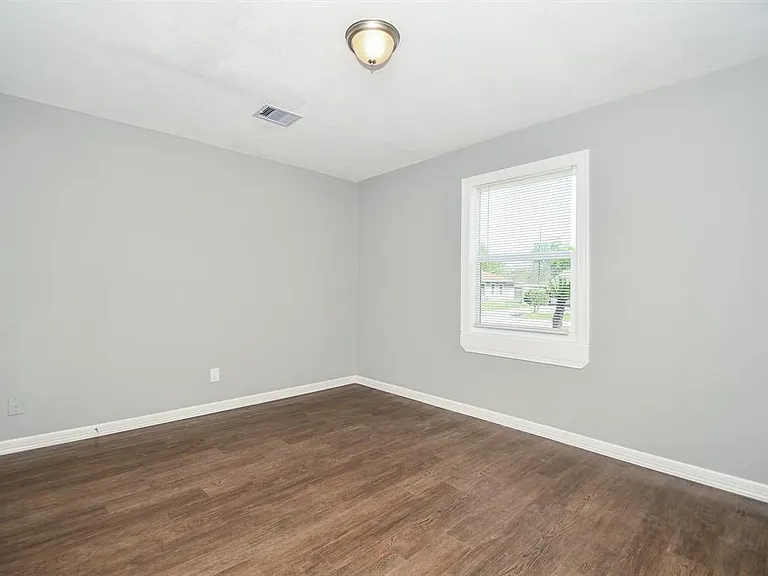 7334 Mountbatten Rd — Photo 14
