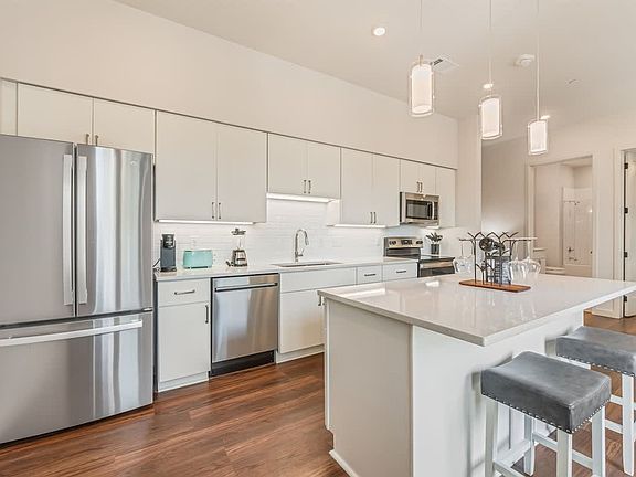 3rd image of 1014 16th Ave S #Id1051670p