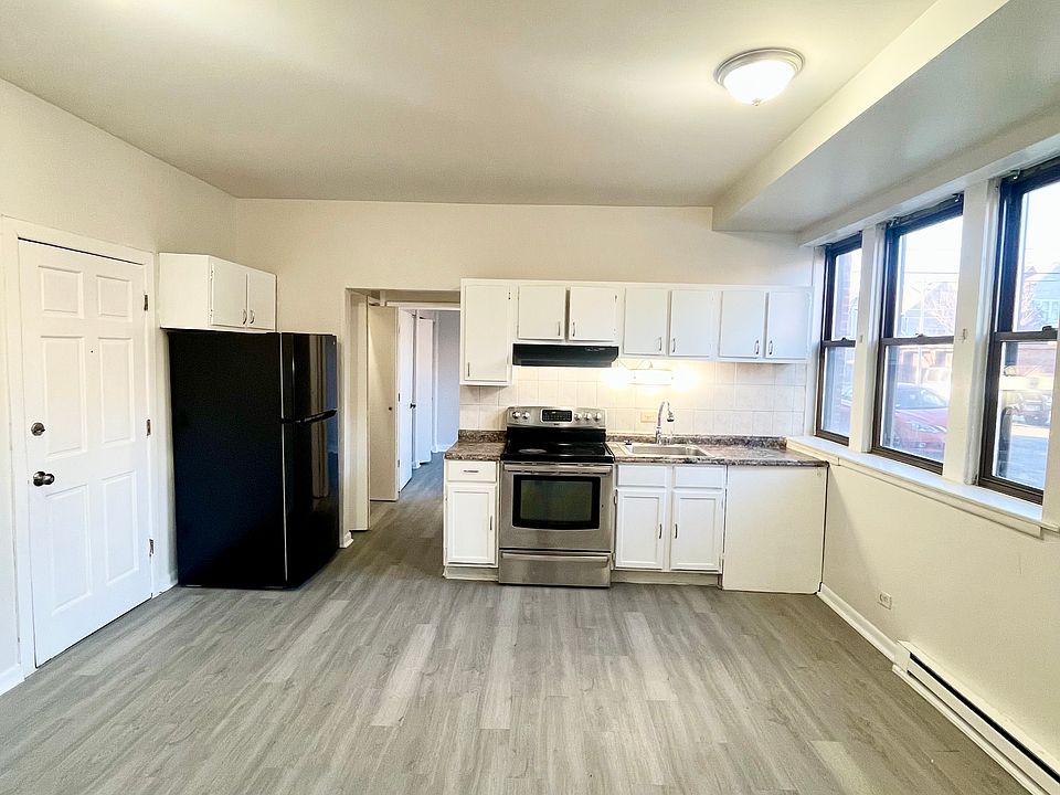 1st image of 2700 S Hamlin Ave #1F