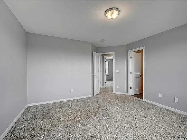 589 S 3rd Ave — Photo 24