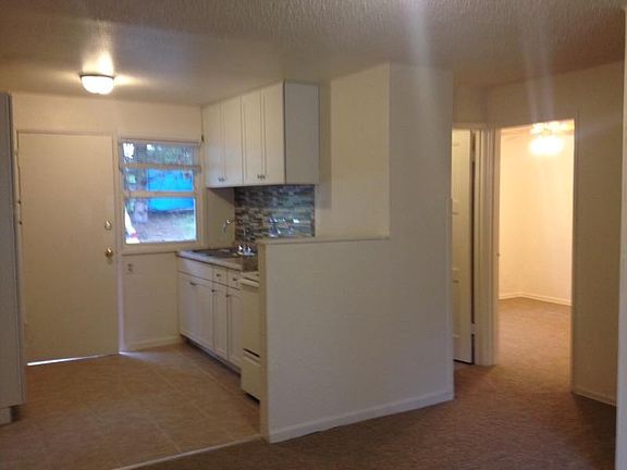 3rd image of 10020 Alaska St S