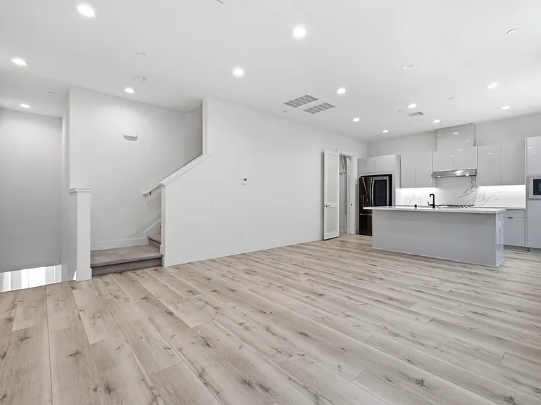 262 Element Rd — Photo 2