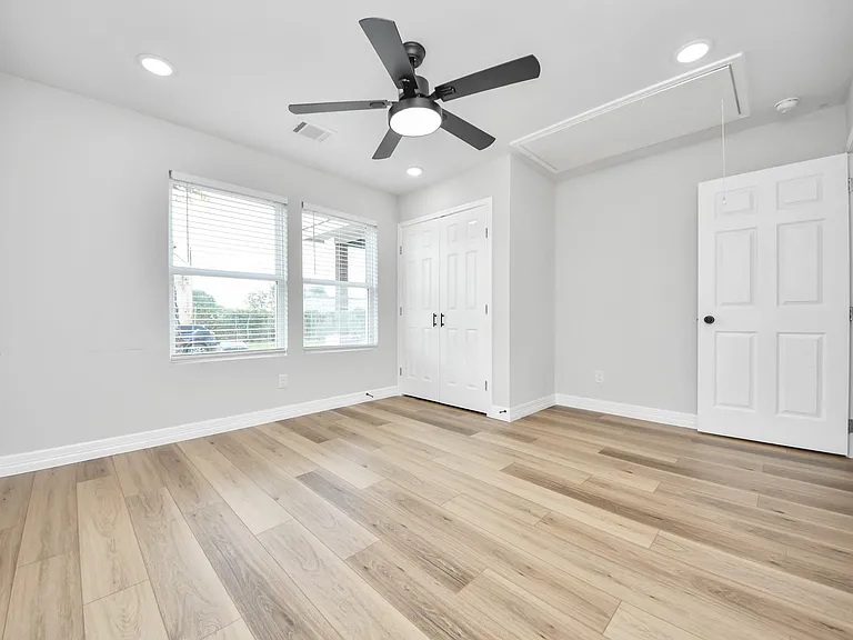 7605 Avenue C — Photo 15