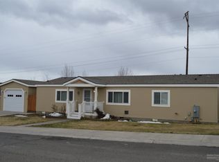 649 SW Ruby St, Madras, OR 97741