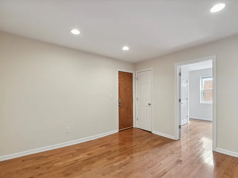 16 Spring St #1A — Photo 12