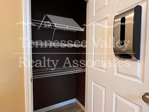 5th image of 8608 Betham Ln