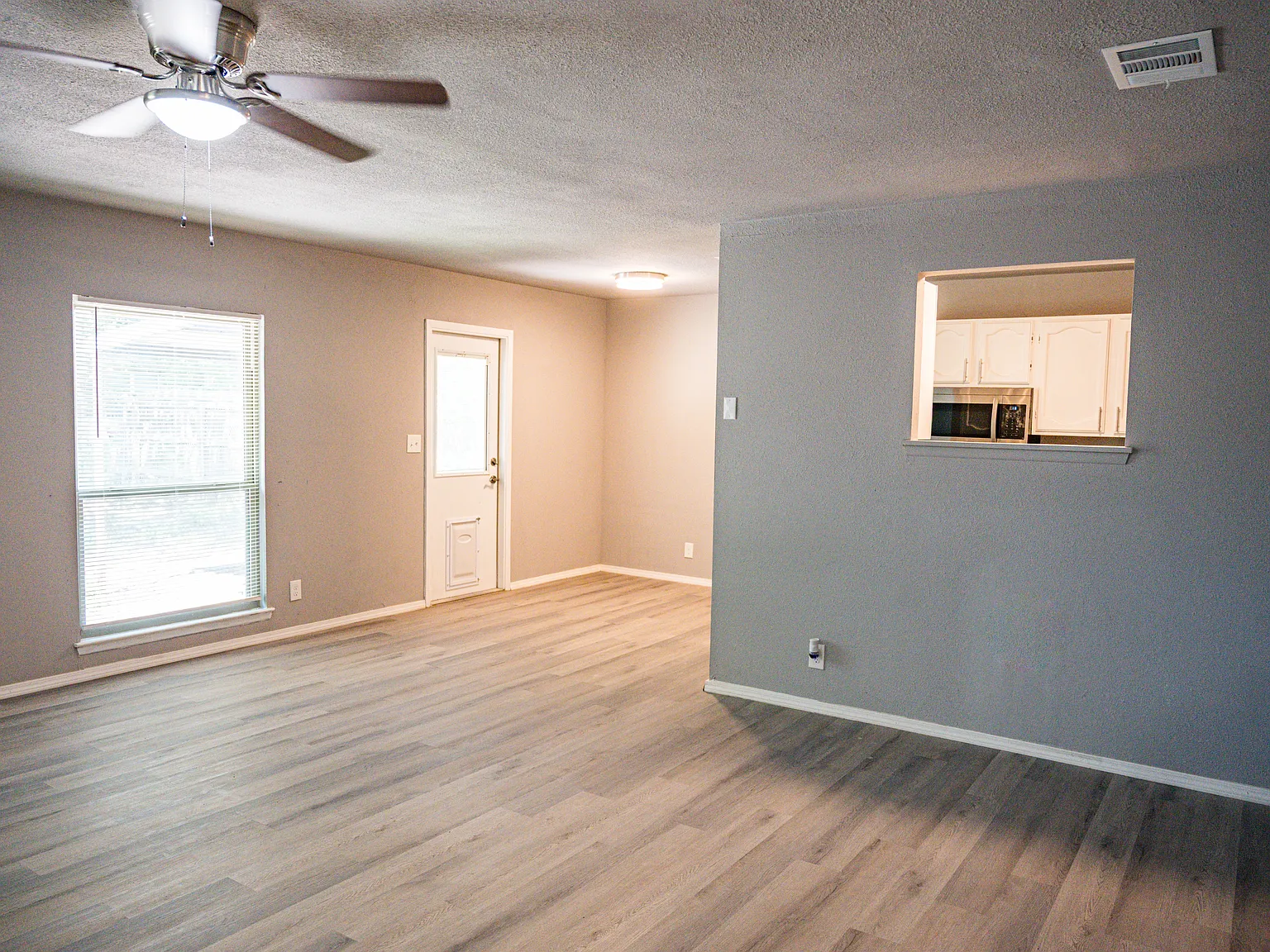 3 bed, 1156 sqft, $1,650 — Photo 4