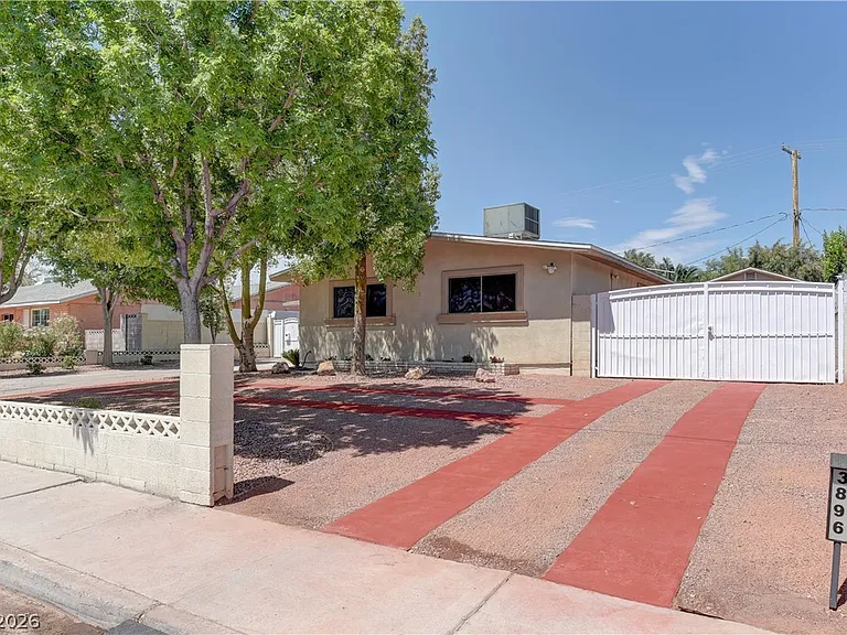 3896 Acapulco Ave — Photo 2