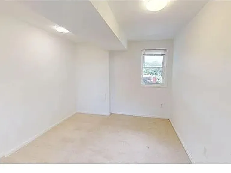 4241 Foote St NE — Photo 15