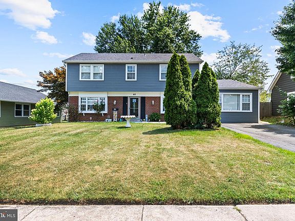4th image of 48 Medford Ln