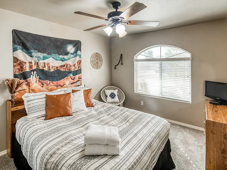 Bedroom #2 - Queen Bed