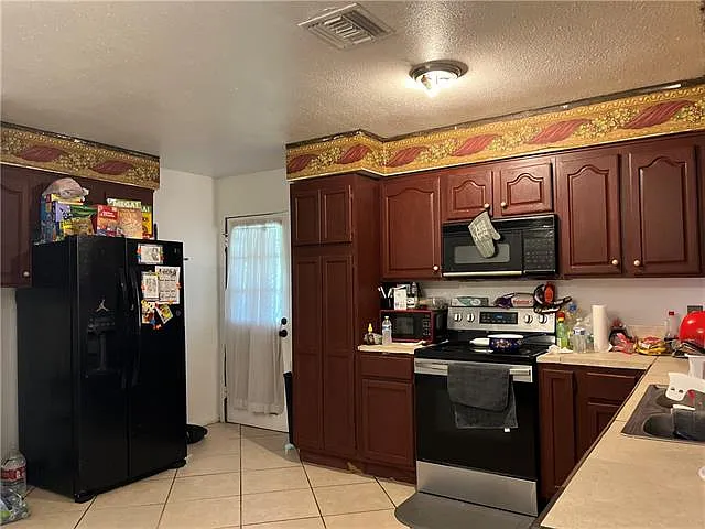 3 bed, 2.0 bath, 1193 sqft, $1,650 — Photo 4