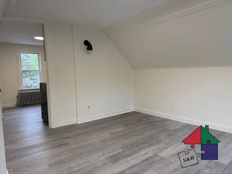 151 S Main St — Photo 2