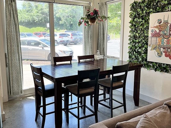 5th image of 374 Herron Dr APT 3