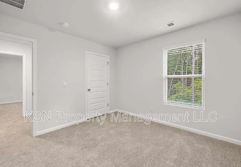 129 Azure Dr — Photo 31