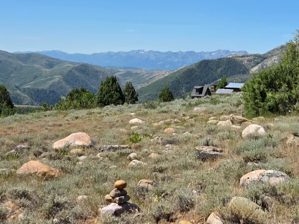 3350 N Oak Canyon Rd, Huntsville, UT 84317