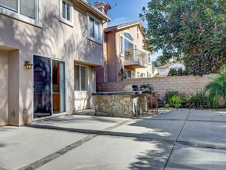 25032 Footpath Ln — Photo 2
