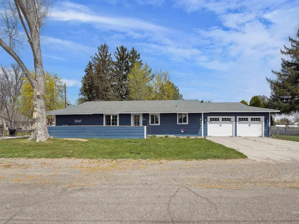 604 Locke Ave, Gooding, ID 83330