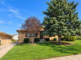 6877 Day Dr, Parma, OH 44129