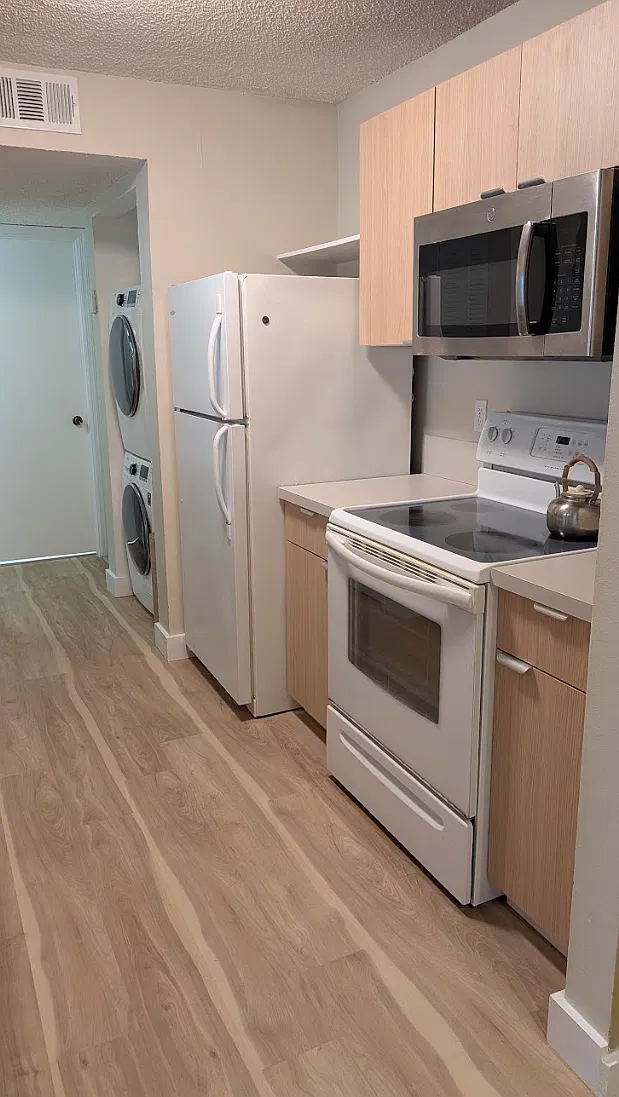 1 bed, 778 sqft, $1,895 — Photo 3