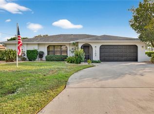 1102 SE 14th Ter, Cape Coral, FL 33990