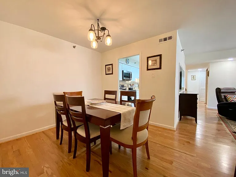 1301 N Ct #812 — Photo 11