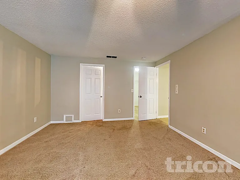 506 Emberwood Dr — Photo 9