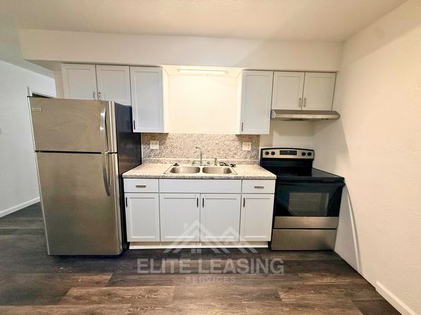 2820 SE Monroe St APT C