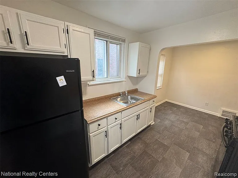 20134 Hanna St — Photo 7