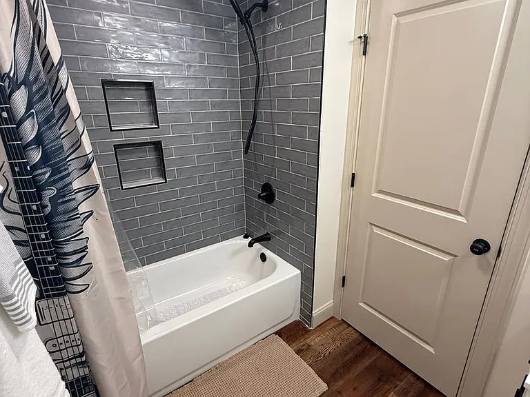 2108 Veterans Dr — Photo 20