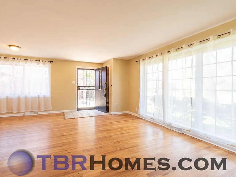 180 Agate Way — Photo 4
