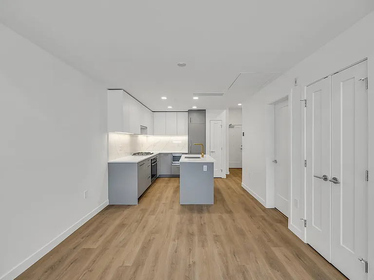 375 Clayton St #313 — Photo 16