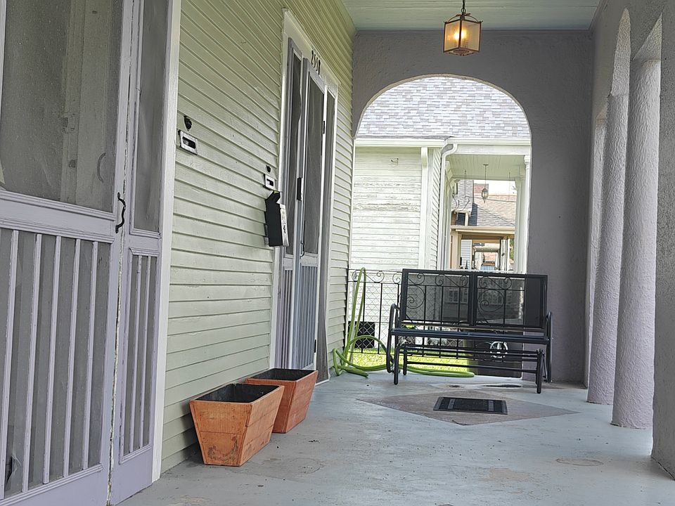 Large, covered front porch