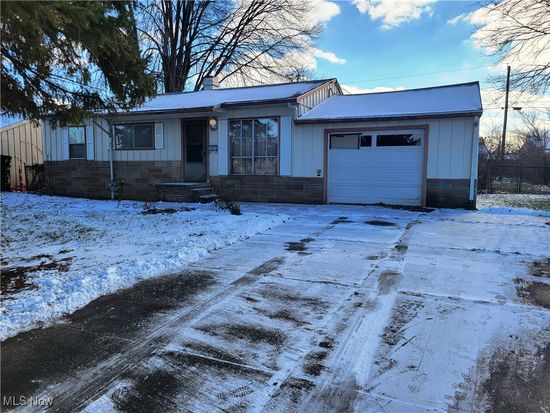 2222 Adams St, Lorain, OH 44052