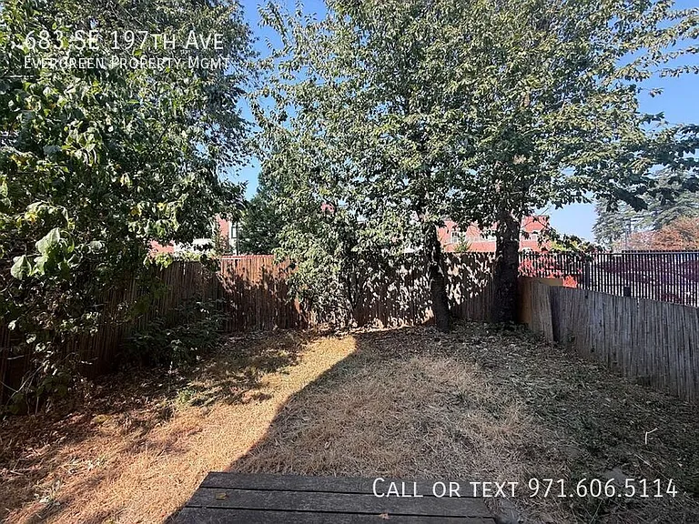 683 SE 197th Ave — Photo 41