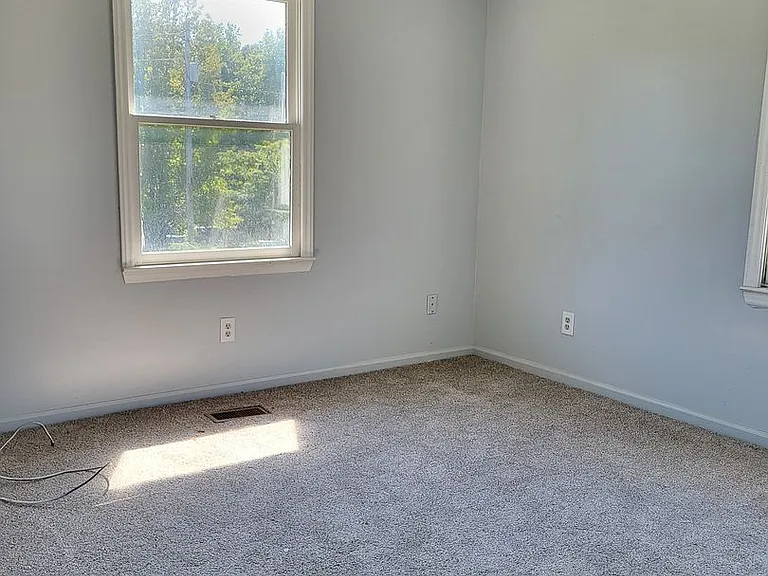 4764 Burnam Ln — Photo 6