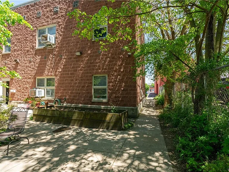 1416 Main St #200 — Photo 10