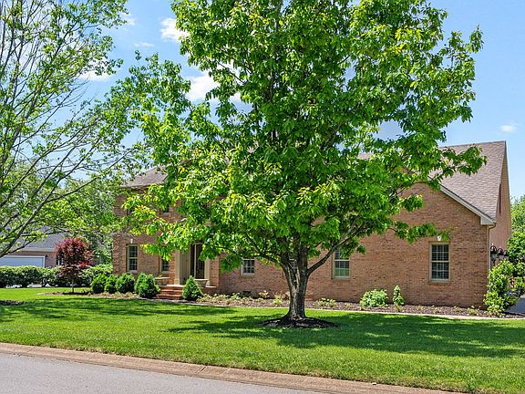 5th image of 401 Cromwell Pl