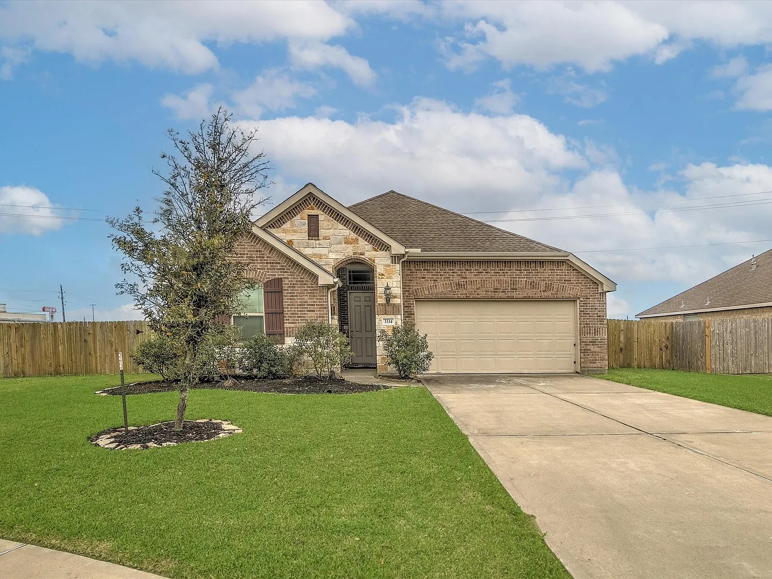 3 bed, 2.0 bath, 1930 sqft, $2,500 — Photo 4